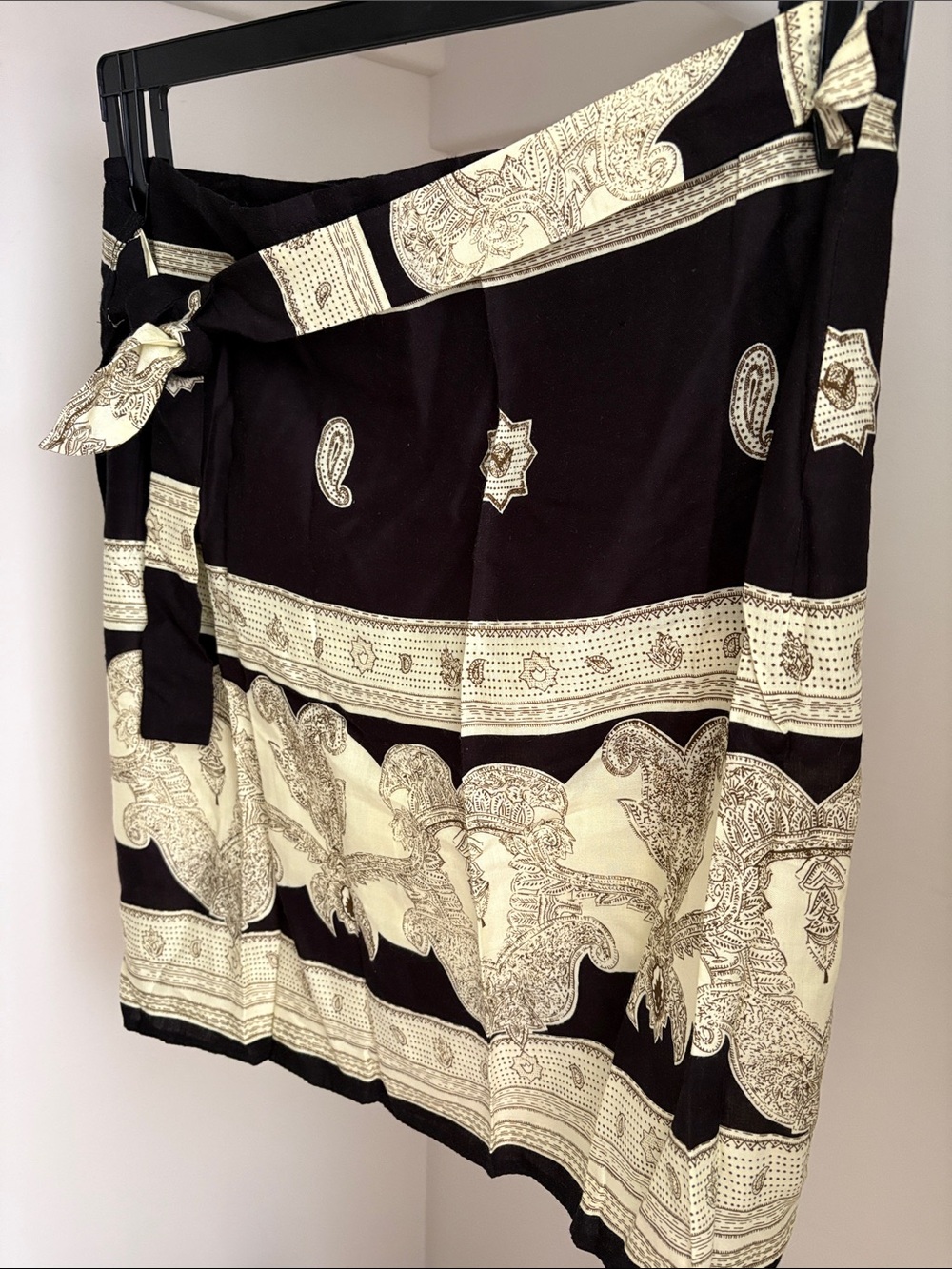 Source Unknown Black and Cream Paisley Wrap Midi Skirt